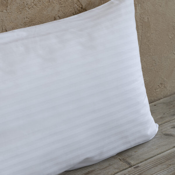 Nima Hotelling Μαξιλαροθήκη 52×73 – 240 Κλωστές Σατέν ρίγα 1cm – 100% Βαμβάκι Πενιέ Λευκό shopinhome shopinhome